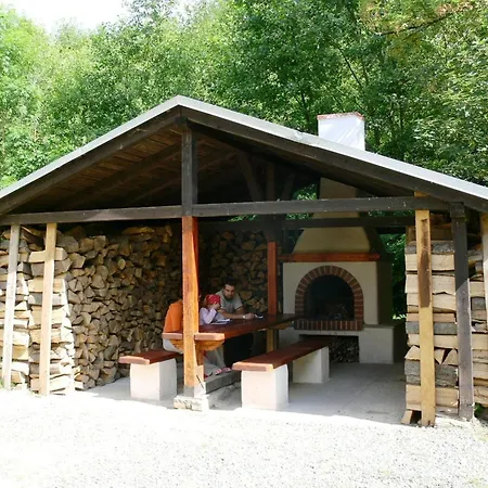 Tovarnikova 3* Skuhrov nad Belou