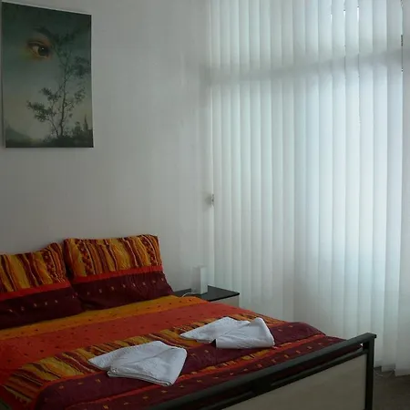 Tovarnikova 3* Skuhrov nad Belou