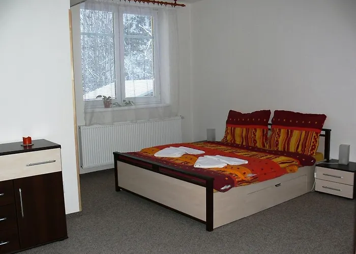 Tovarnikova 3*